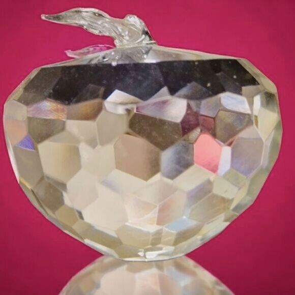 Paperweight  CRYSTAL/GLASS APPLE Faceted with  Stem/Leaf Handmade 1.5" - Picture 1 of 9